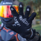color:Black | batch:sps4-scenes-20260716 | role:scene-02 | Seibertron SPS-4 winter rainproof motorcycle gloves black riding scene 02